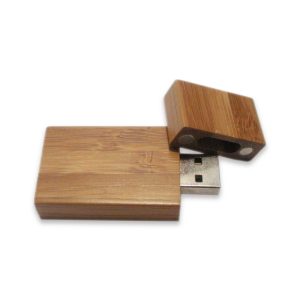 USB in legno con cappuccio a calamita