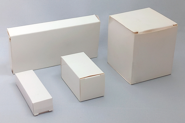 scatolette in cartoncino bianco